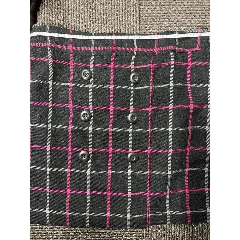 Ann TaylorTrendy Black & Pink Plaid Mini Skirt with Button Details - Y2K  Style - Picture 2 of 4
